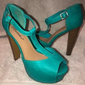 T-Strap Peep Toe Chunky Platform Sandal